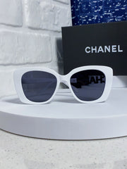 BUTTERFLY SUNGLASSES 641813 IN WHITE ACETATE BLACK METAL LOGO
