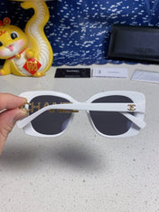 BUTTERFLY SUNGLASSES 641814 IN WHITE ACETATE GOLD METAL LOGO