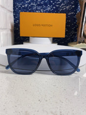 CAT EYE SUNGLASSES 571650 IN BLUE CLEAR ACETATE