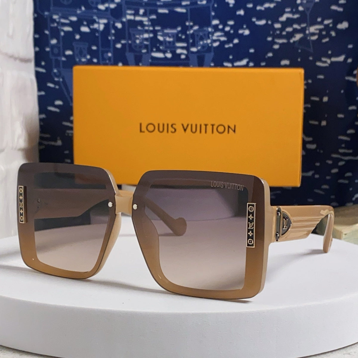 SQUARE SUNGLASSES 571654 IN DARK BEIGE SMOKE ACETATE