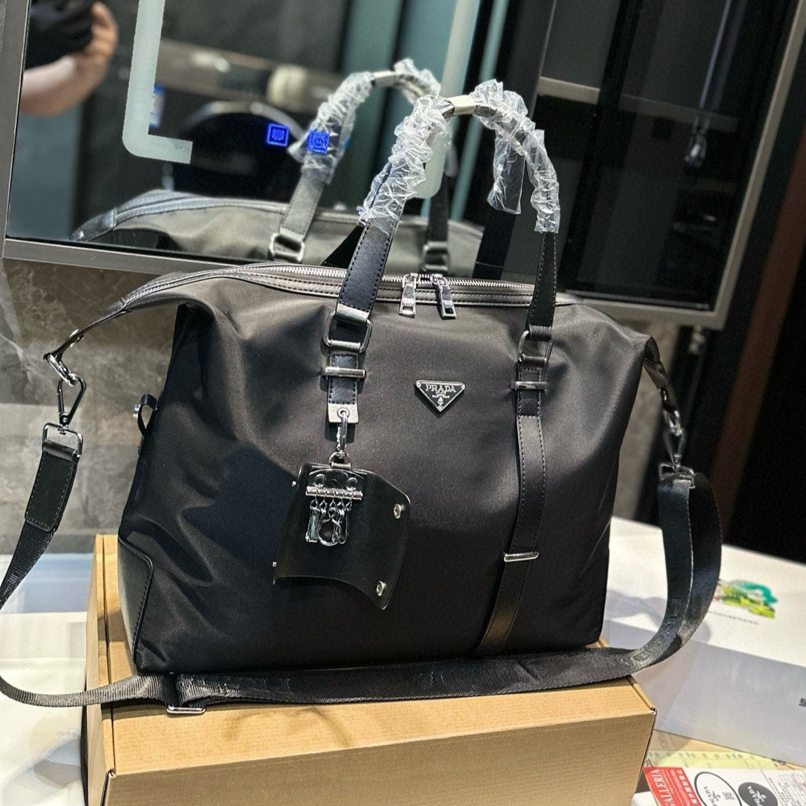 DUFFEL TOP HANDLE BAG 40 IN BLACK RE-NYLON