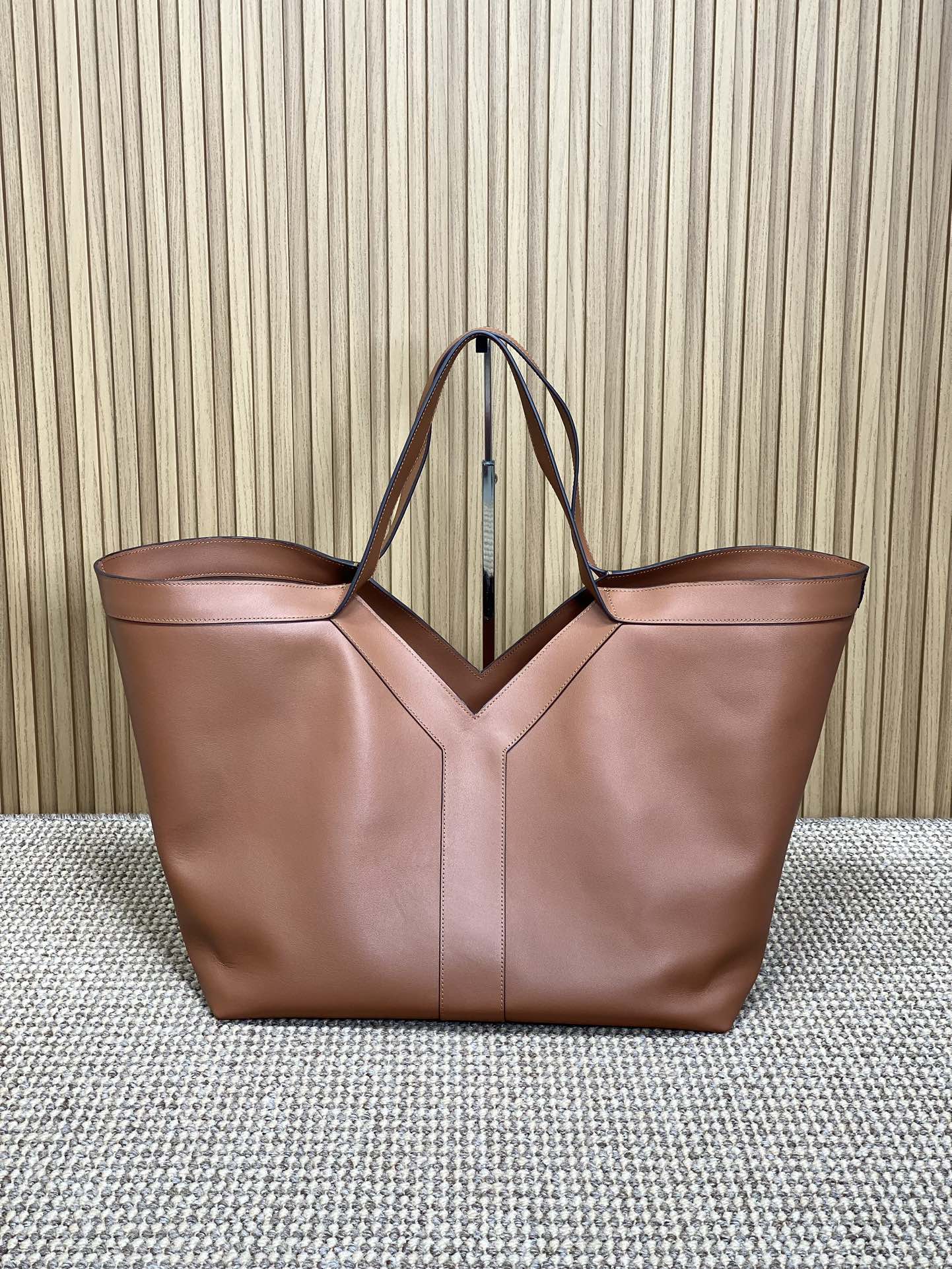 Y TOTE BAG 39 IN TAWNY BROWN CALFSKIN