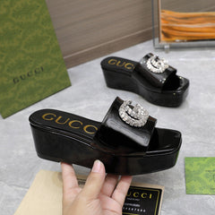 HIGH WEDGE PLATFORM WITH DOUBLE G IN BLACK GLOSSY CALFSKIN