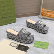 HIGH WEDGE PLATFORM WITH DOUBLE G IN GRAY CANVAS