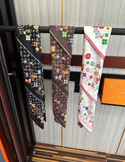 LV SCARF 90 CM IN SILK 730541