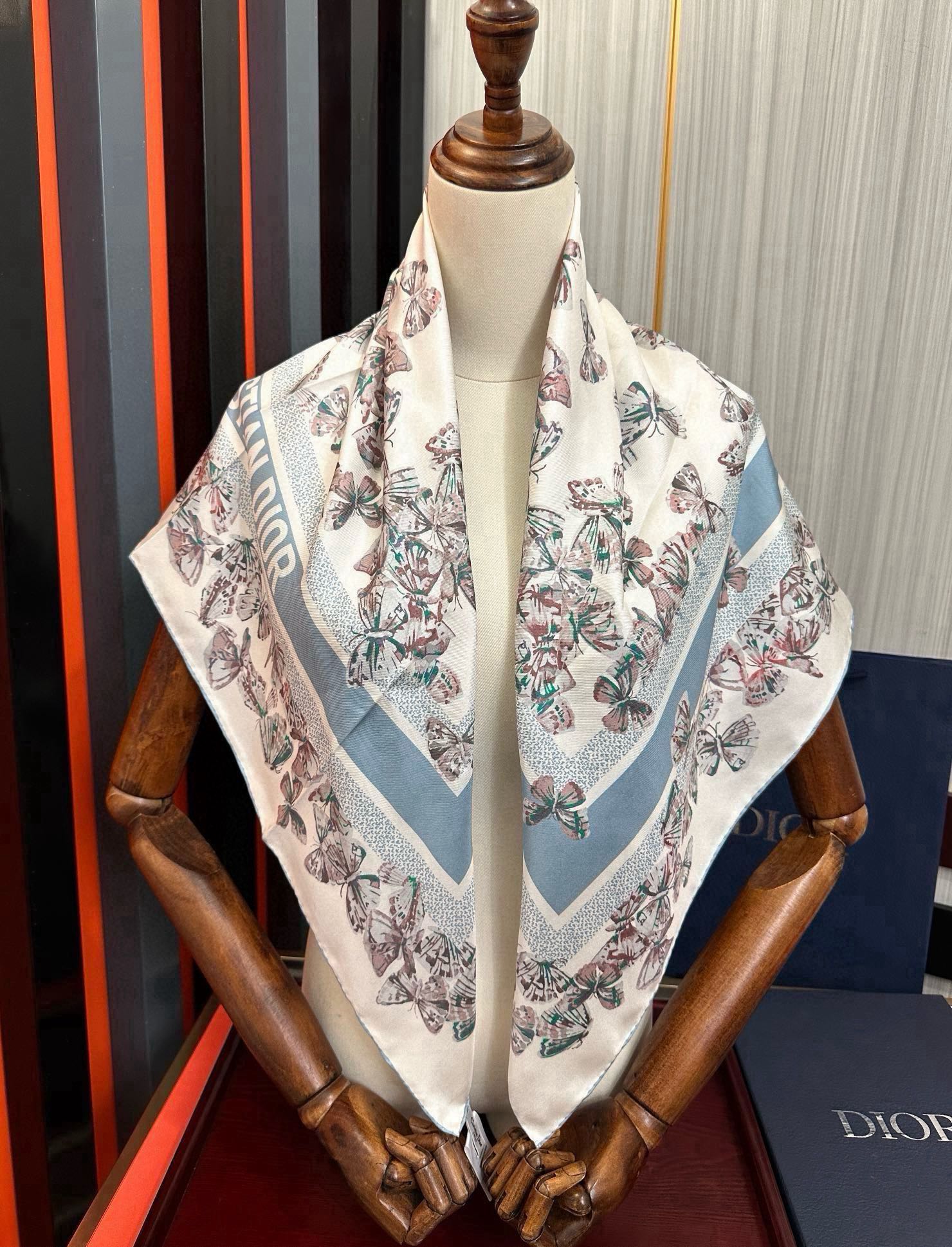 DIOR SCARF 90 CM IN SILK 733844