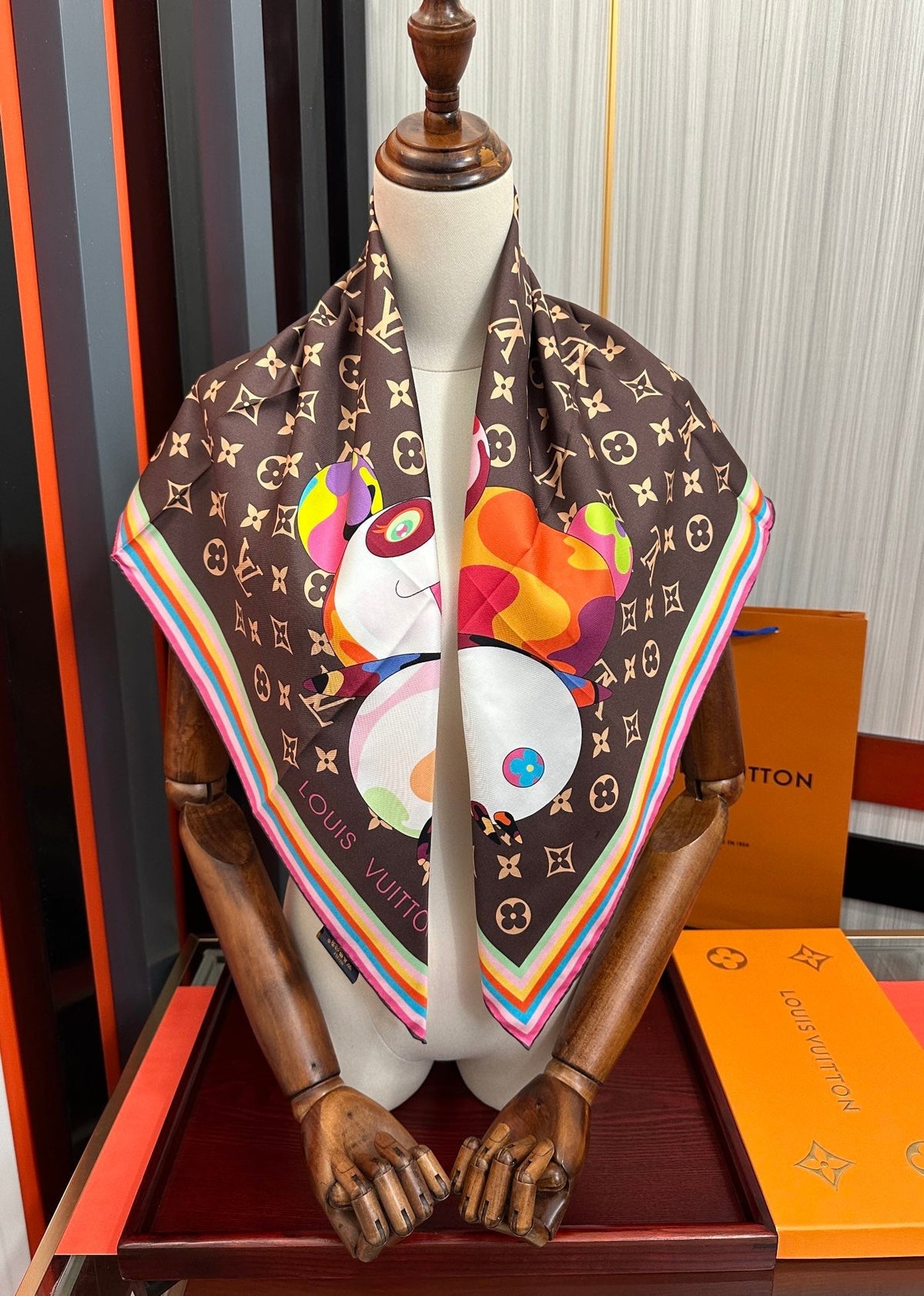 LV SCARF 90 CM IN SILK 738413