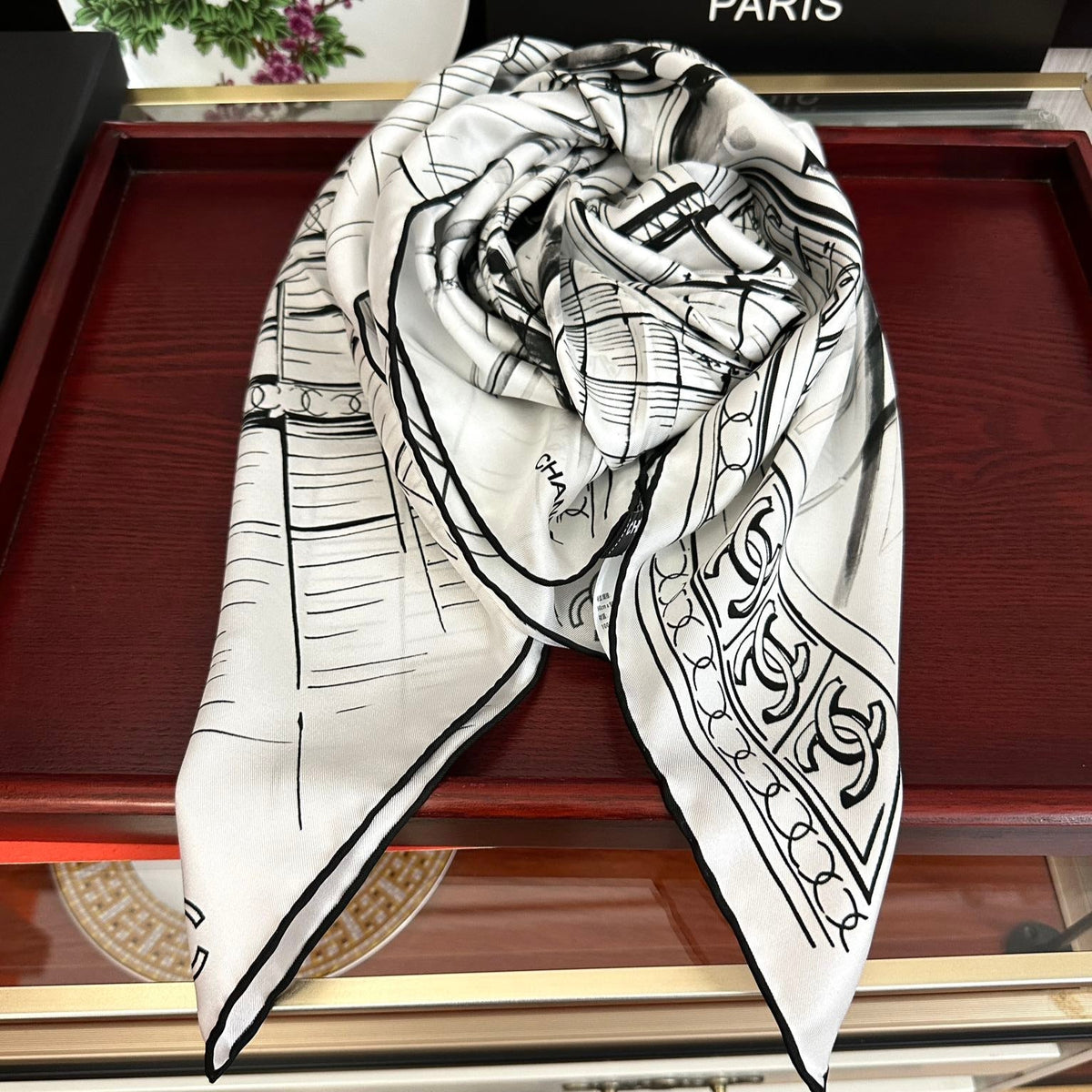 CHANEL 25S SCARF 90 IN SILK 001