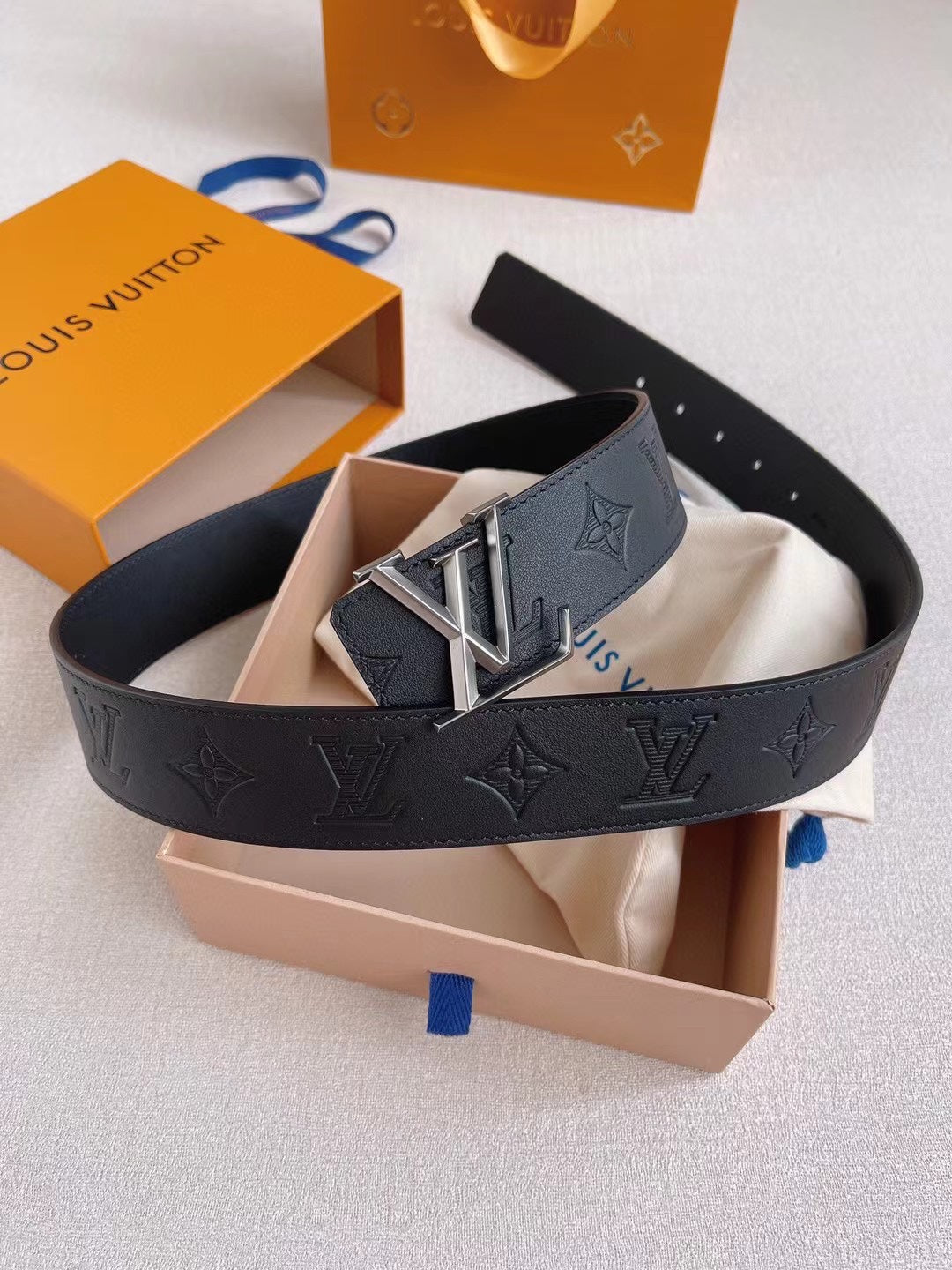 LV 25S BELT 40 MM IN BLACK CALFSKIN 593215