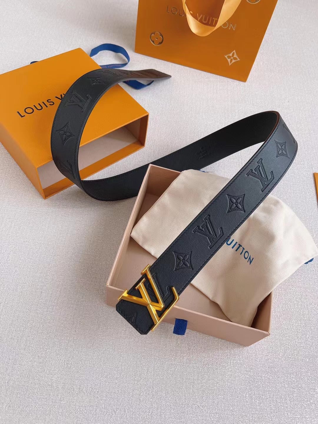 LV 25S BELT 40 MM IN BLACK CALFSKIN 593216