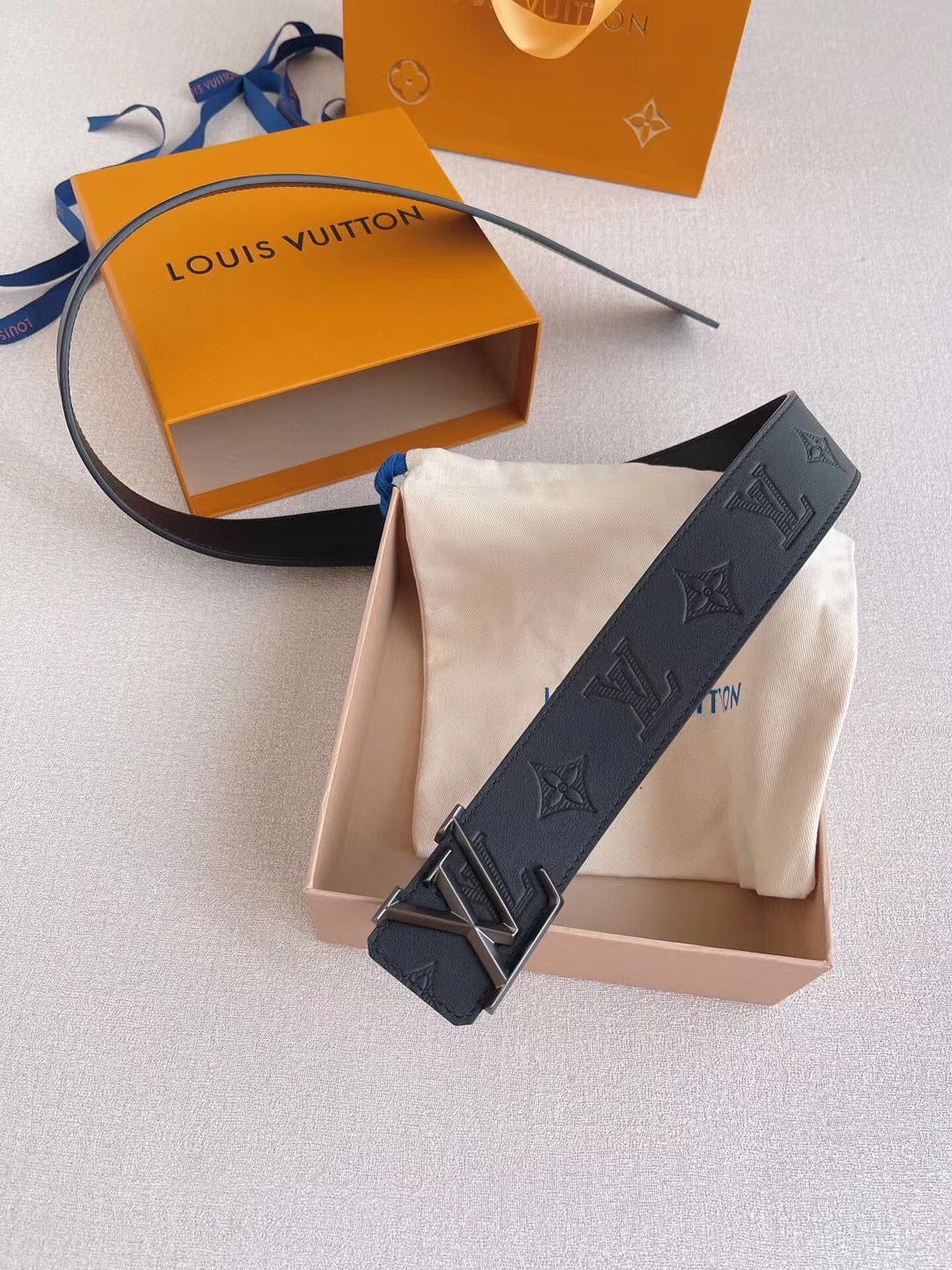 LV 25S BELT 40 MM IN BLACK CALFSKIN 593217
