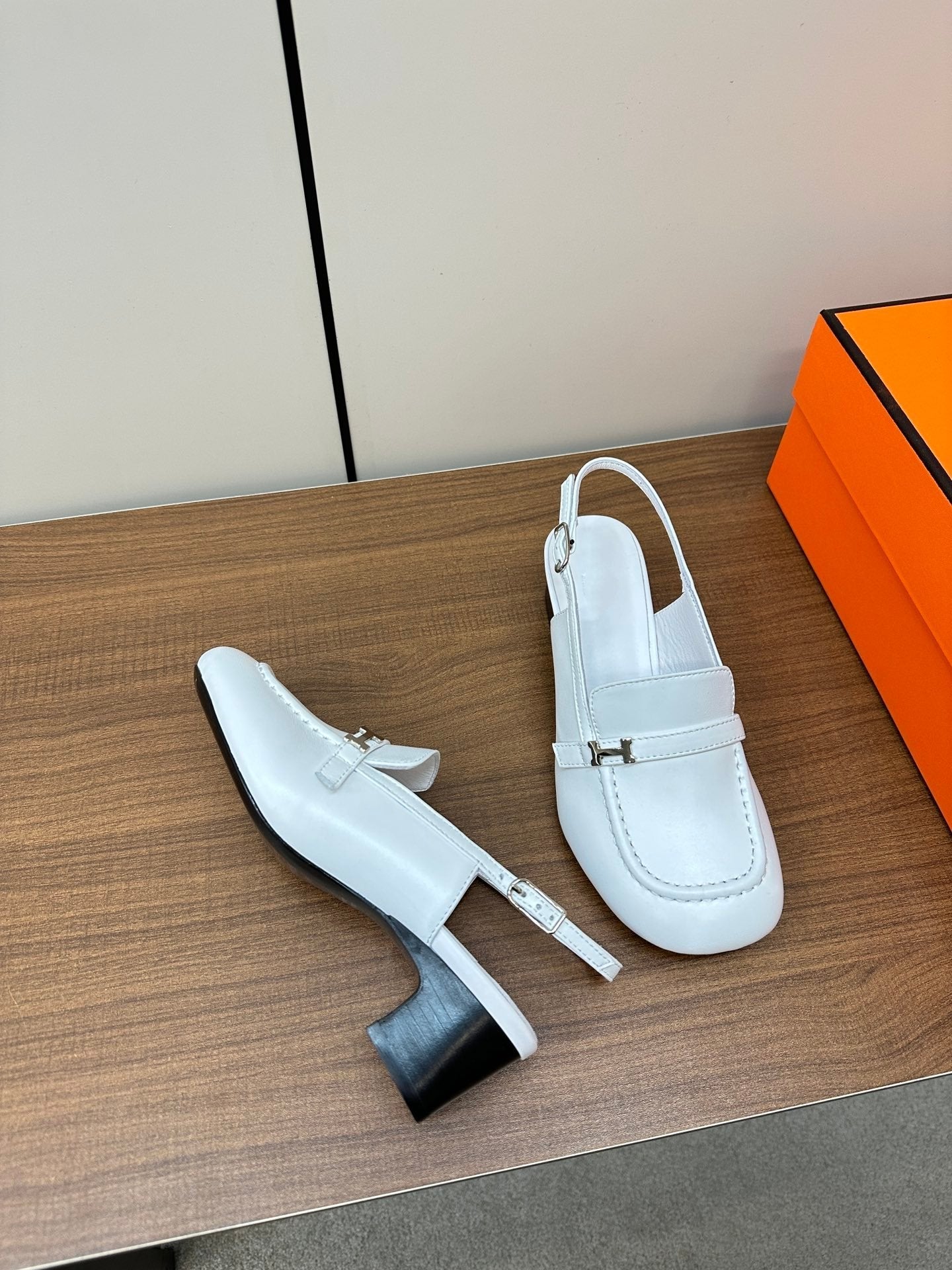 Infinie 50 pump white