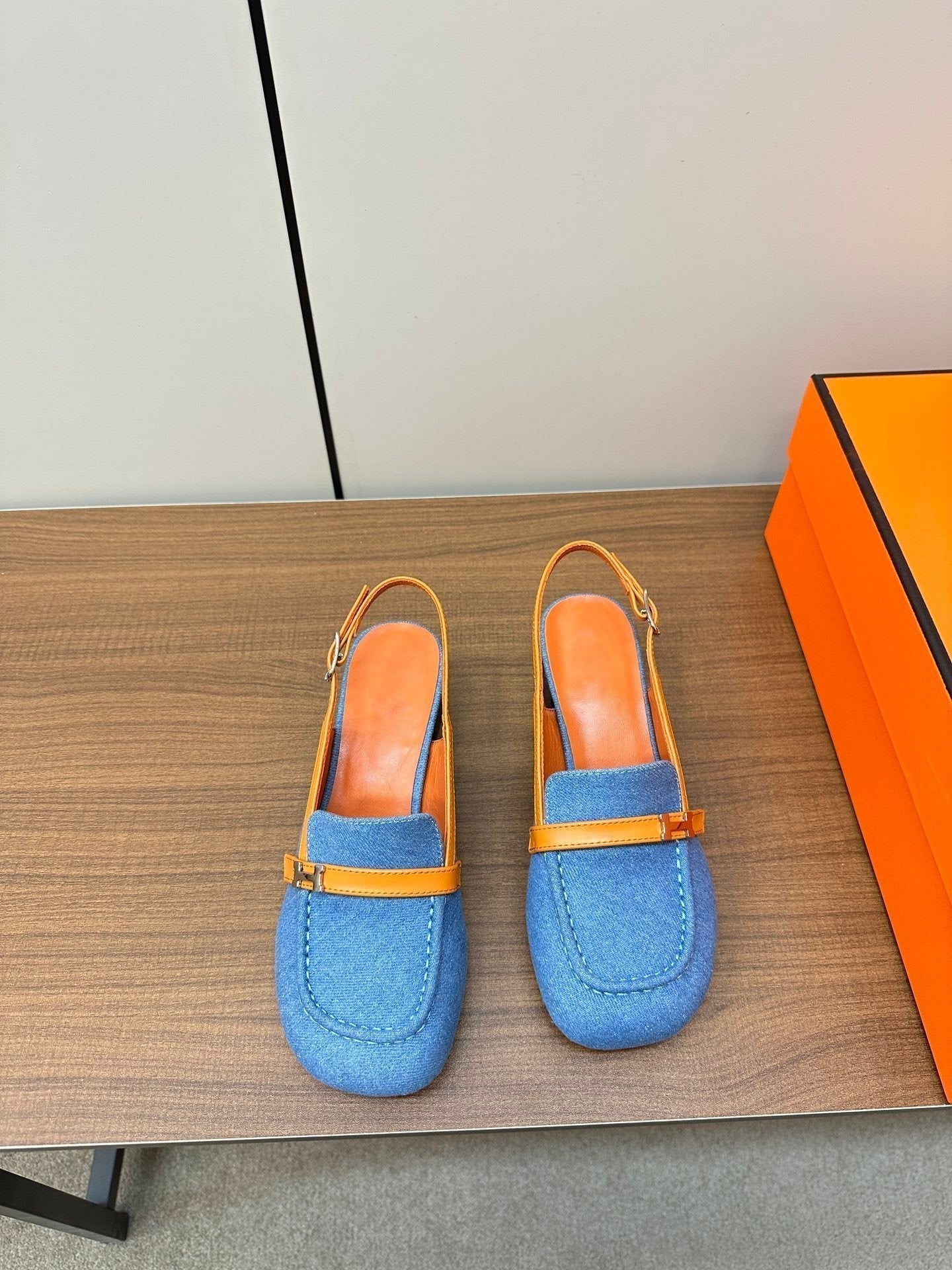 Infinie 50 pump azure blue