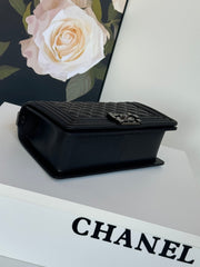 CHANEL BOY 25S 25 CM IN BLACK LAMBSKIN