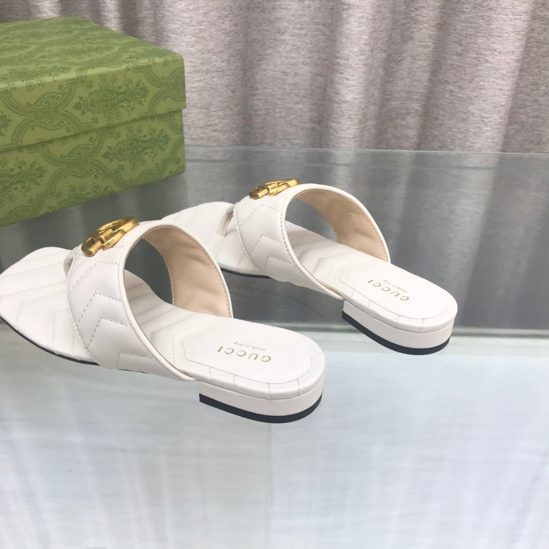 GG  marmont logo - embellished mattelasse leather sandal in white