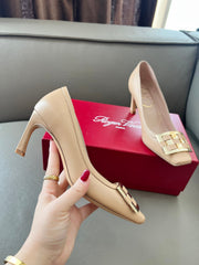 TROMPETTE BALLERINAS PUMPS IN NUDE SHINY CALFSKIN GOLD BUCKLE