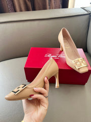 TROMPETTE BALLERINAS PUMPS IN NUDE SHINY CALFSKIN GOLD BUCKLE
