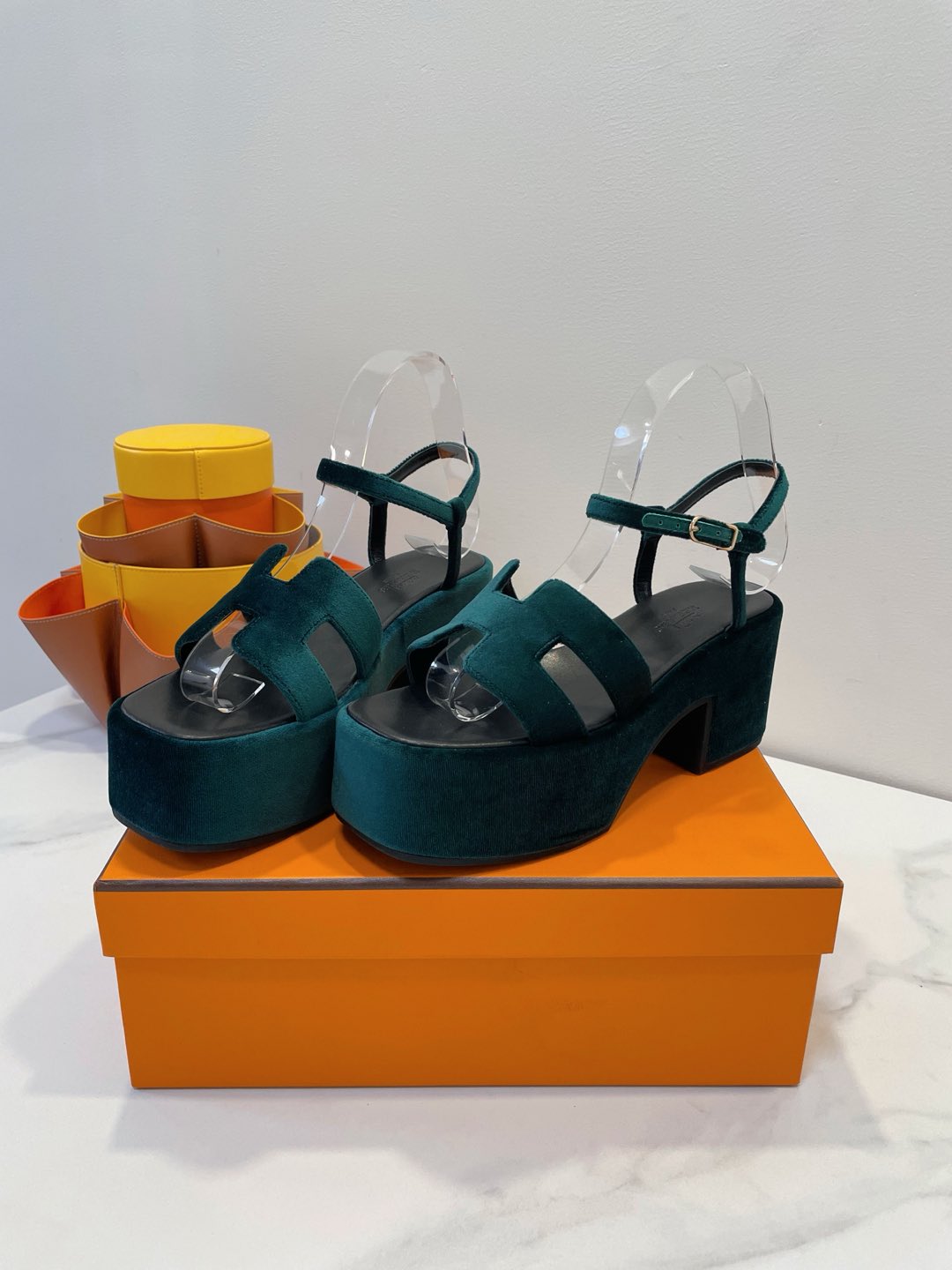 JAM 30 SANDAL IN GREEN FOREST VELVET