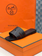 IDIOMA SANDAL IN BLACK CALFSKIN
