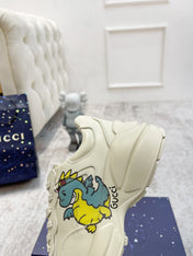 GG RHYTON TRAINER WHITE LAMBSKIN WITH SKY DINO MOTIF
