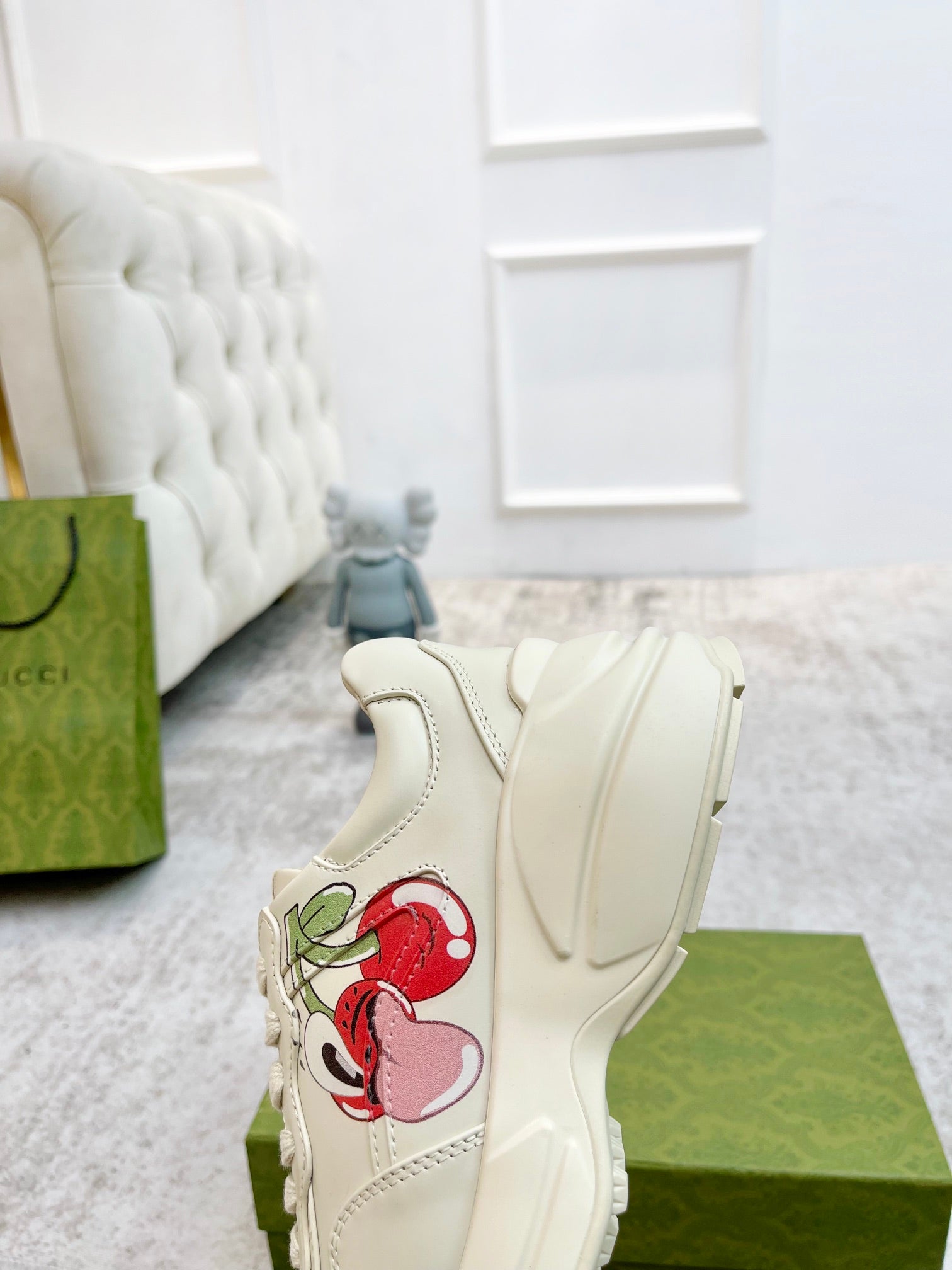 GG RHYTON TRAINER WHITE LAMBSKIN WITH HEART MOTIF