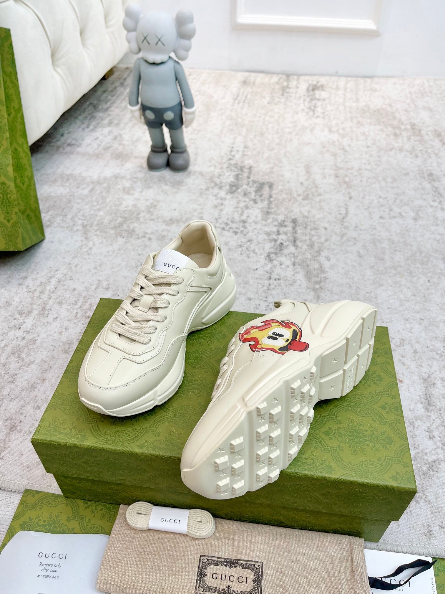 GG RHYTON TRAINER WHITE LAMBSKIN WITH ICON