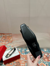 BELLE VIVIER BALLERINAS IN BLACK SHINY LAMBSKIN GOLD PATENT SQUARE BUCKLE