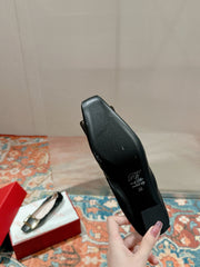 BELLE VIVIER BALLERINAS IN BLACK SHINY LAMBSKIN GOLD PATENT SQUARE BUCKLE