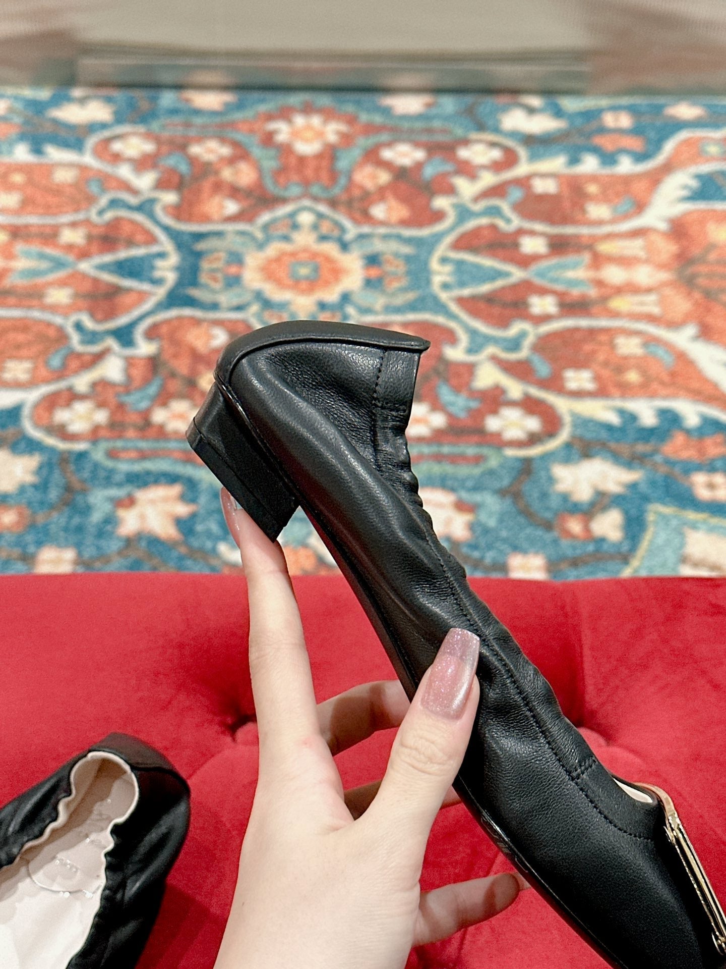 BELLE VIVIER BALLERINAS IN BLACK SHINY LAMBSKIN GOLD PATENT SQUARE BUCKLE