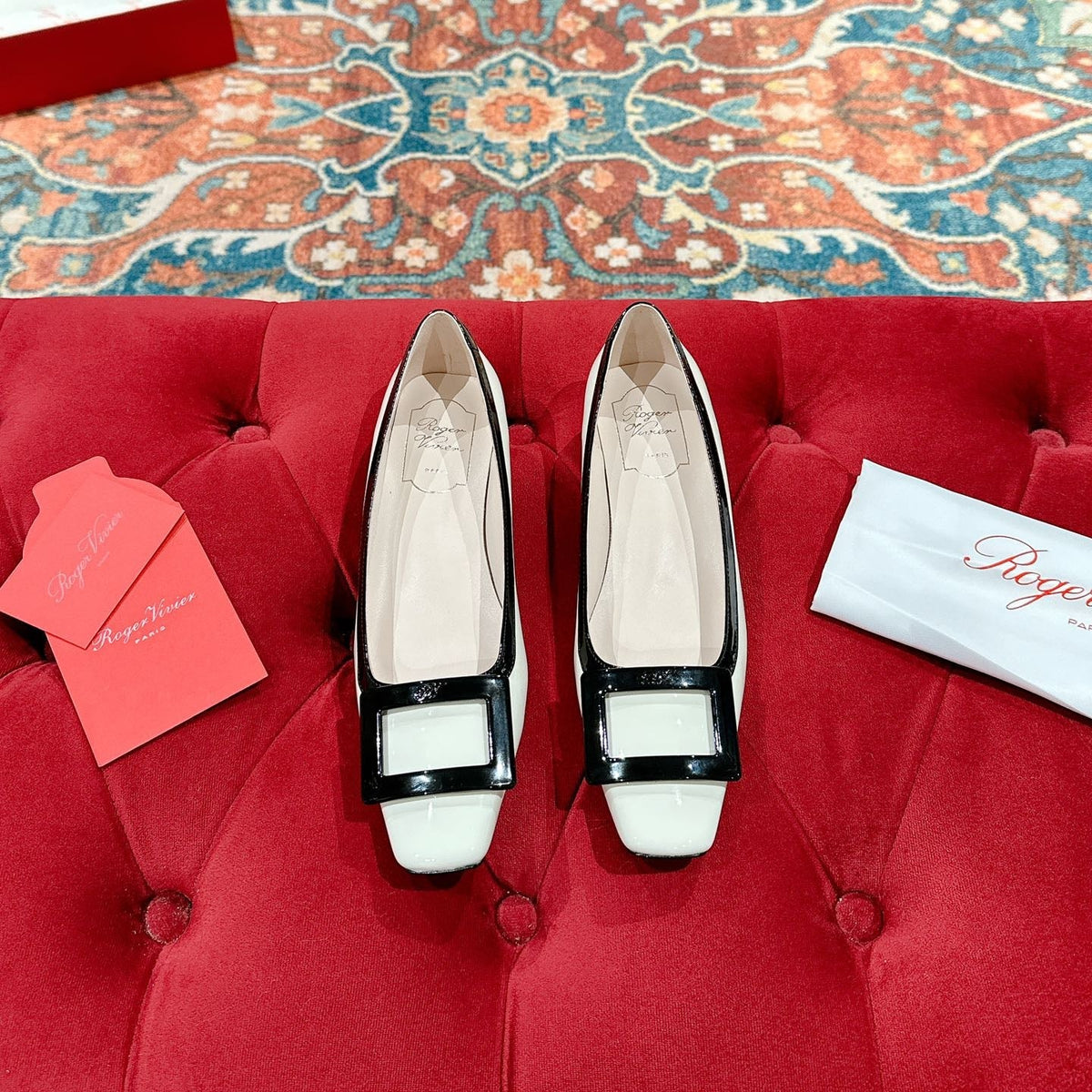 TROMPETTE BALLERINAS IN WHITE SHINY CALFSKIN BLACK SQUARE BUCKLE