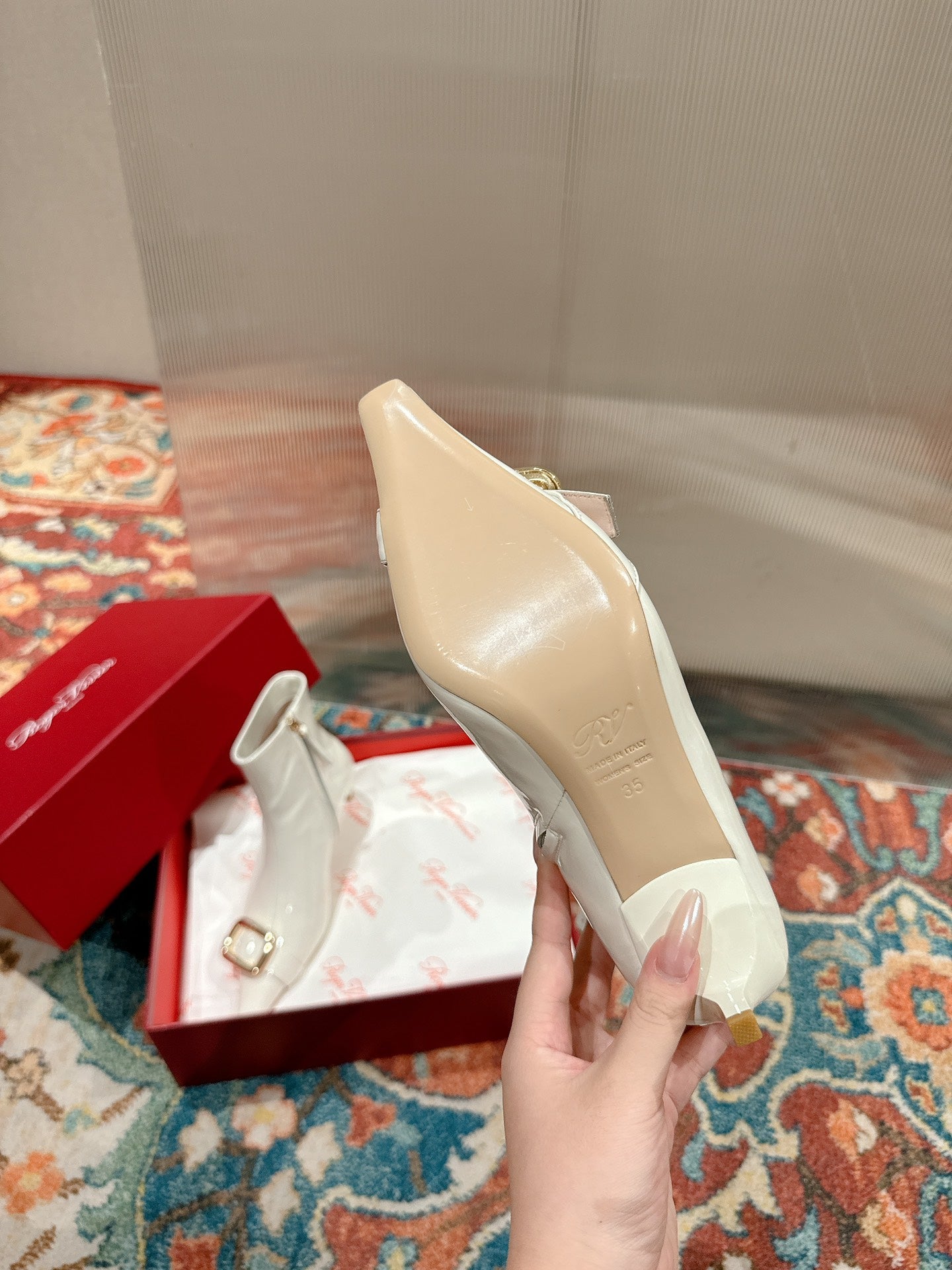 VIV CANARD ANKLE BOOTS IN WHITE GLOSSY CALFSKIN