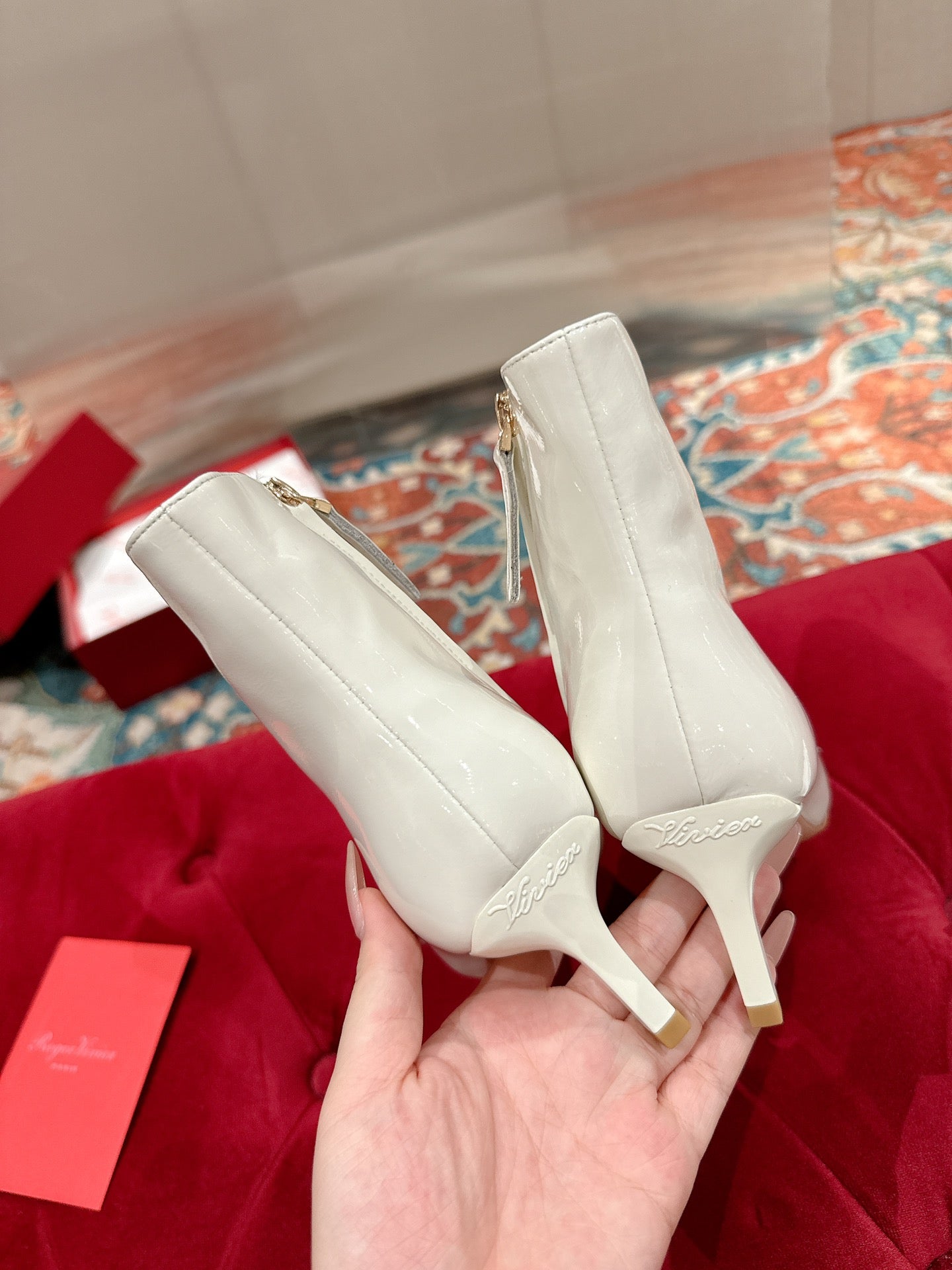 VIV CANARD ANKLE BOOTS IN WHITE GLOSSY CALFSKIN