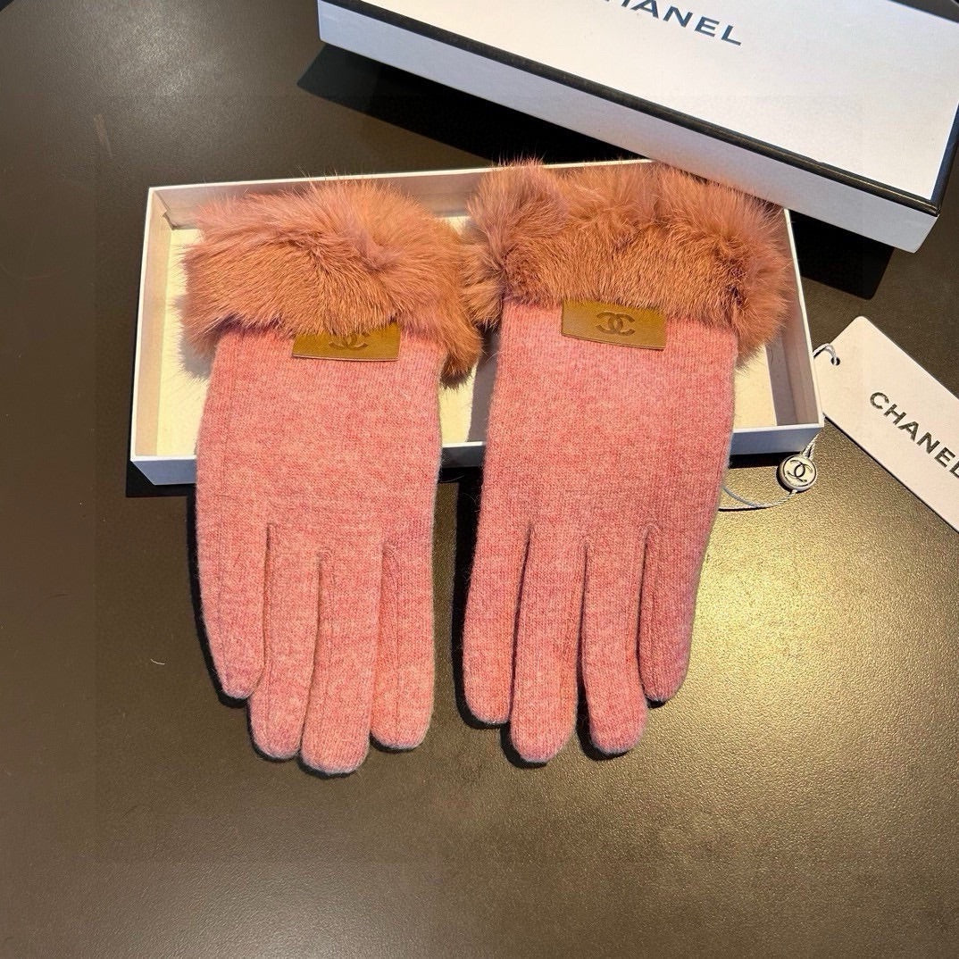 GLOVES IN FLAMINGO PINK WOOL AND RABBIT FUR 420534