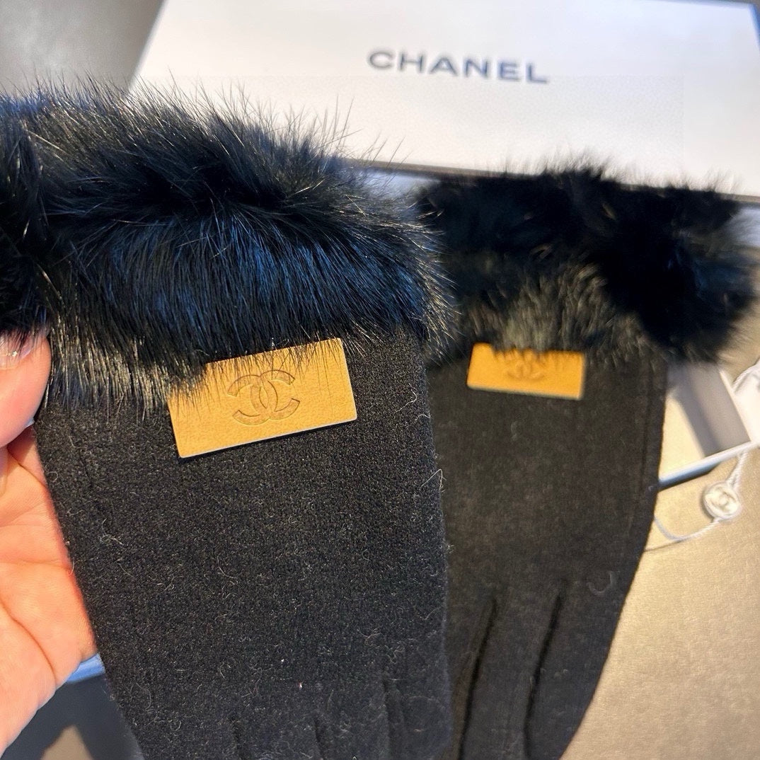 GLOVES IN BLACK WOOL AND RABBIT FUR 420535