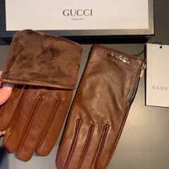 TOUCHSCREEN GLOVES WITH SIDE ZIPPER IN CARAMEL BROWN LAMBSKIN 456310