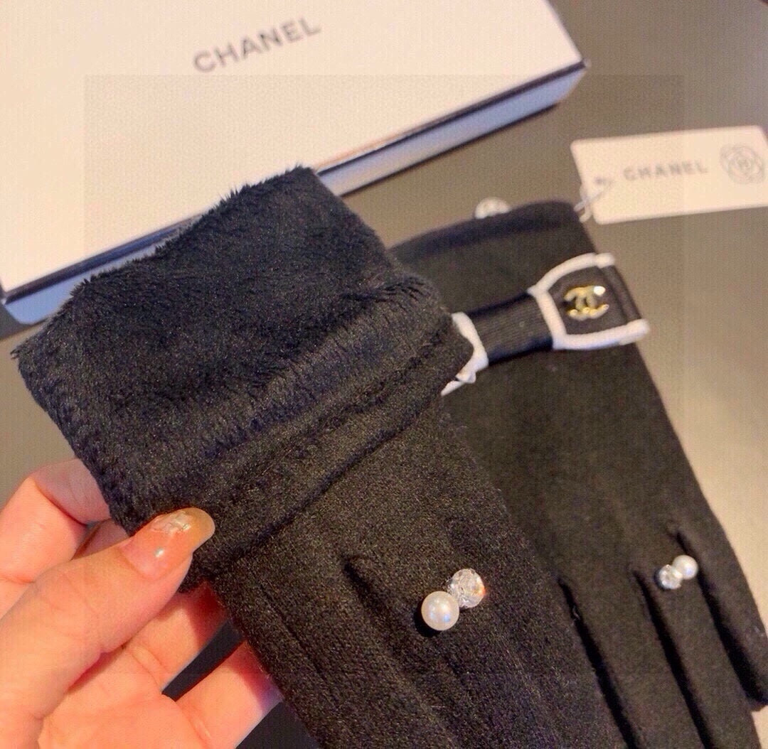 CC GLOVES IN BLACK WOOL WITH BOW 463857