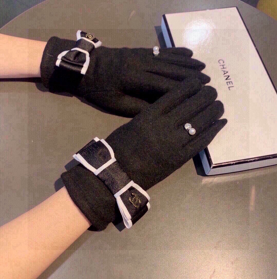 CC GLOVES IN BLACK WOOL WITH BOW 463857