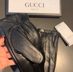 GLOVES WITH DOUBLE BUTTONS IN BLACK LAMBSKIN AND FLEECE LINING 465013