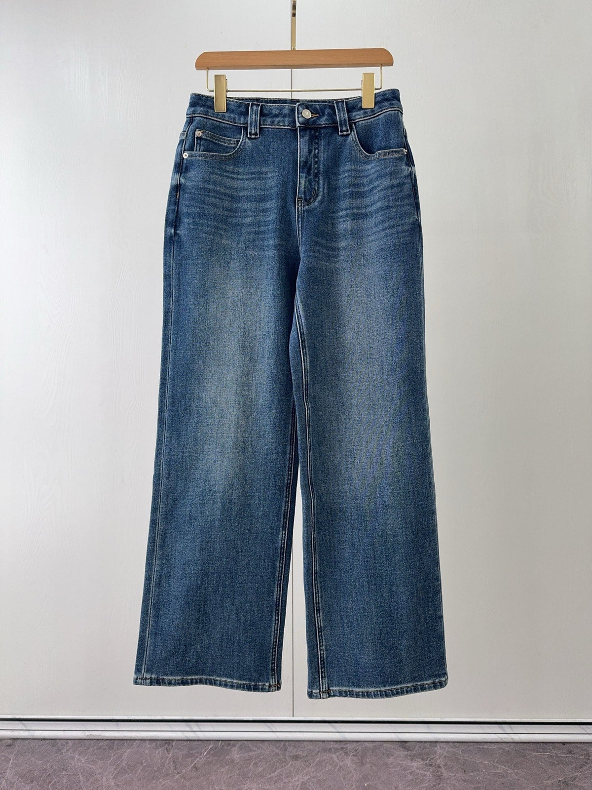 MAX MARA 25S STRAIGHT-LEG JEANS WITH SHEEPSKIN LINING 060