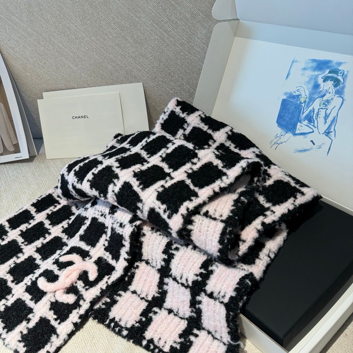 CHANEL 25S SCARF 180 IN WOOL 932137