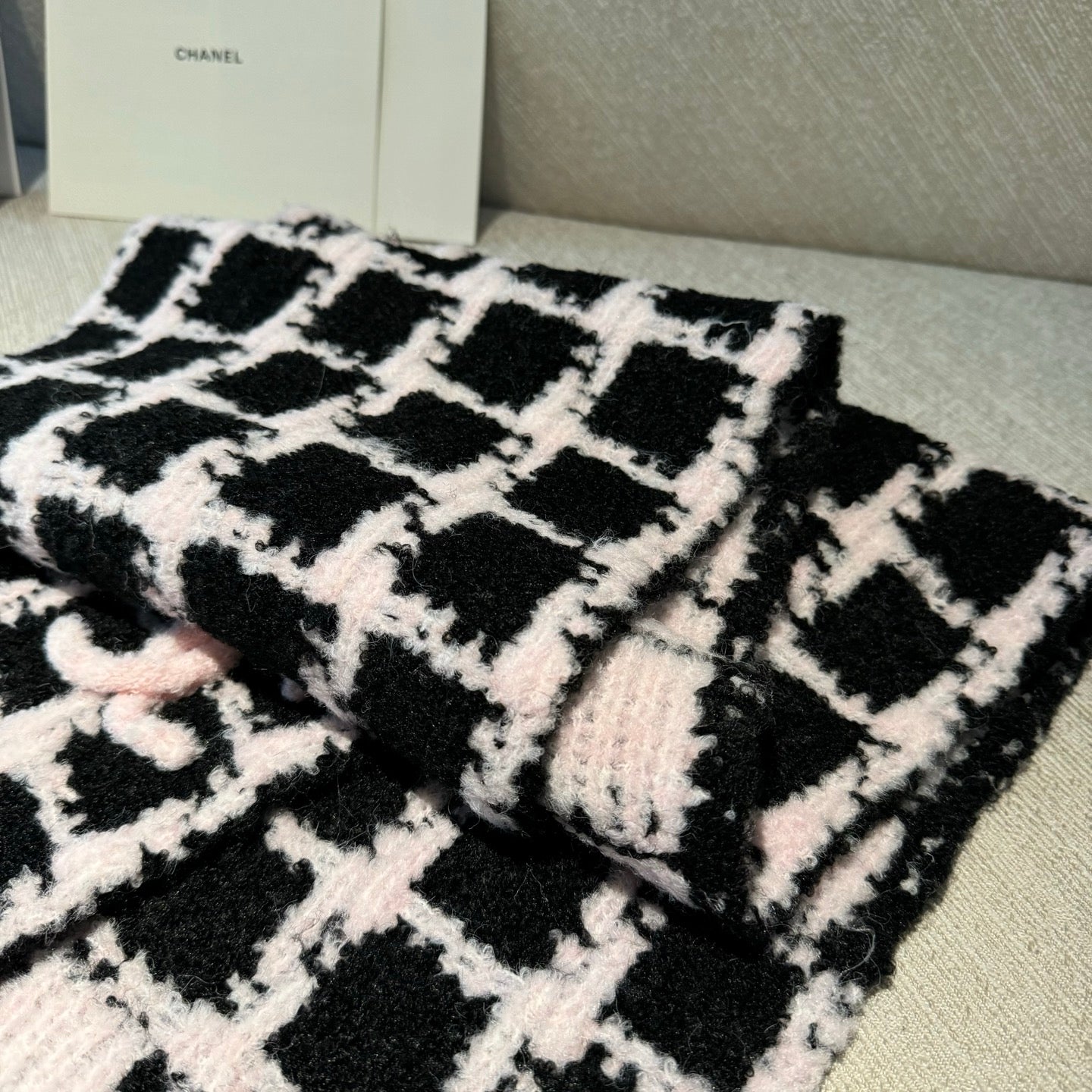 CHANEL 25S SCARF 180 IN WOOL 932137