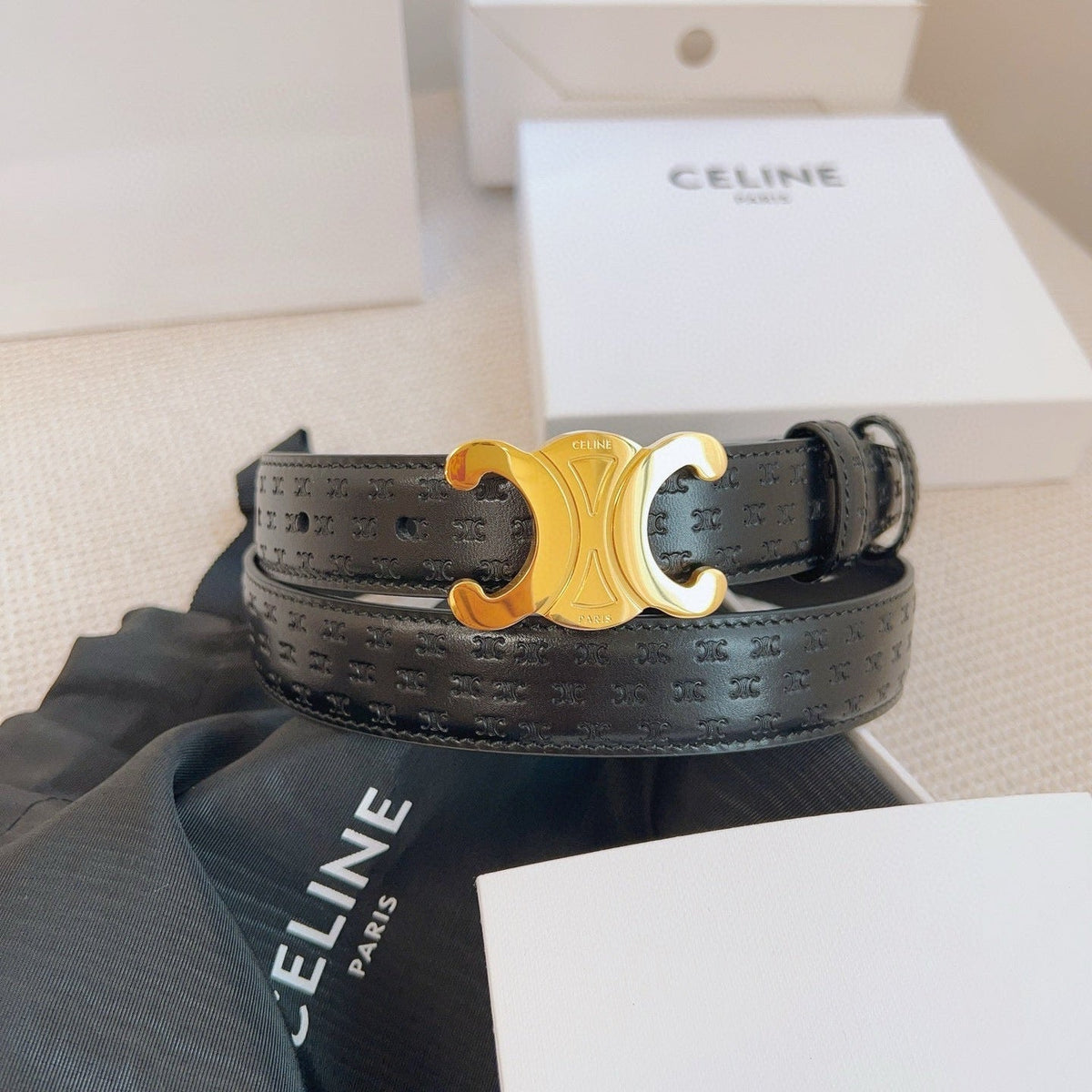CELINE 25S BELT TRIOMPHE 25MM IN BLACK CALFSKIN DEBOSSED LOGO 563328