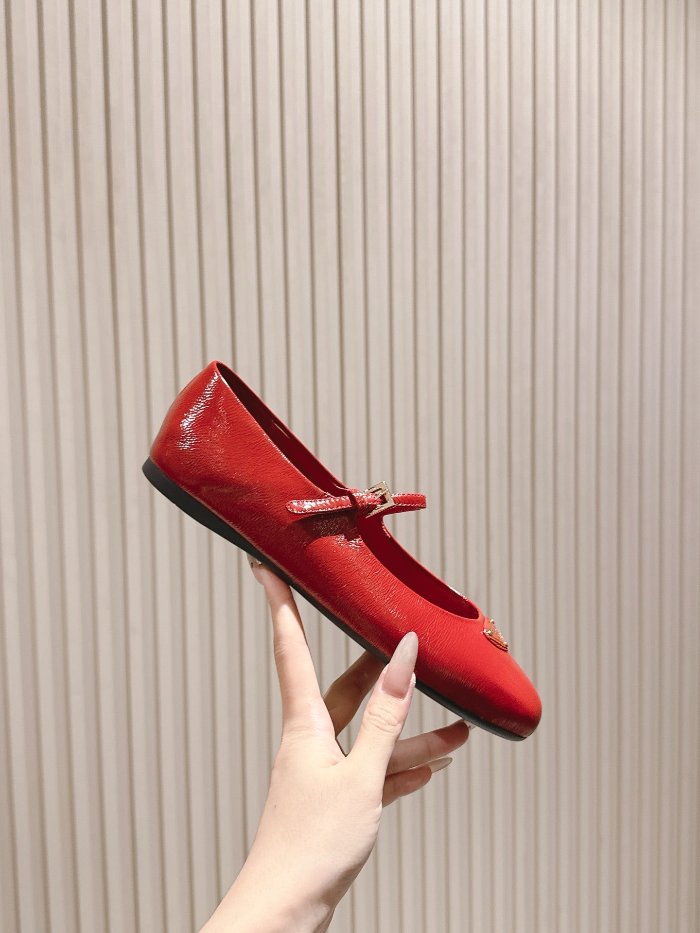 PRADA 25S BALLERINAS IN RED WINE CALFSKIN GLOSSY