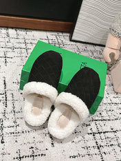 REGGIE SLIPPER IN BLACK SUEDE AND SHEARLING LINING