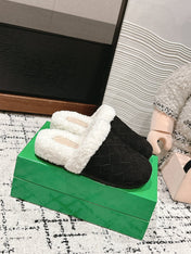 REGGIE SLIPPER IN BLACK SUEDE AND SHEARLING LINING