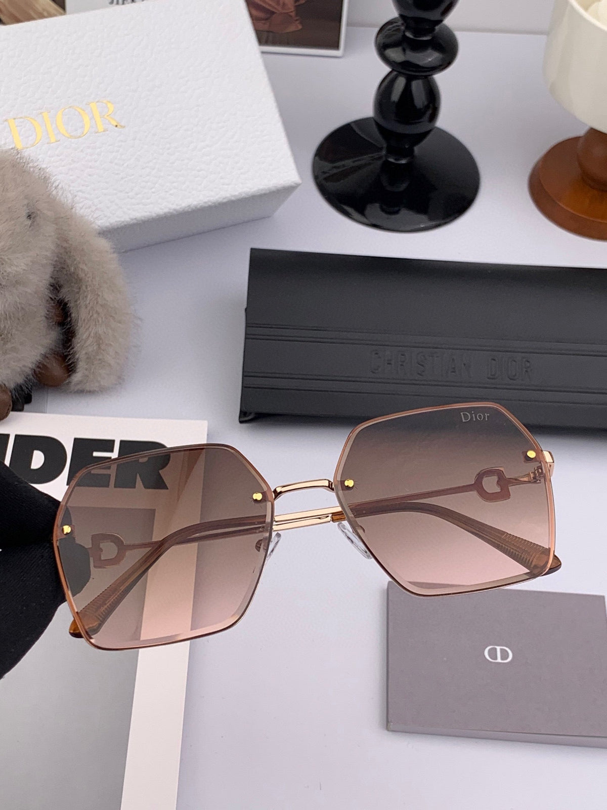 MONTAIGNE SUNGLASS CD3022 IN BROWN METAL