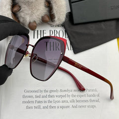 MONTAIGNE SUNGLASS CD3192 IN RED ACETATE
