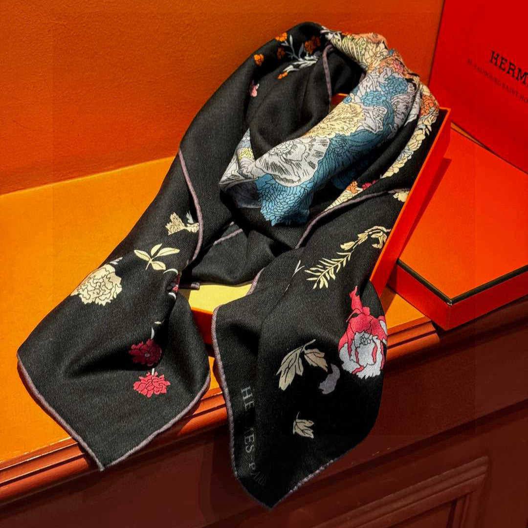 HERMES 25S SCARF 140 IN CASHMERE SILK 709657