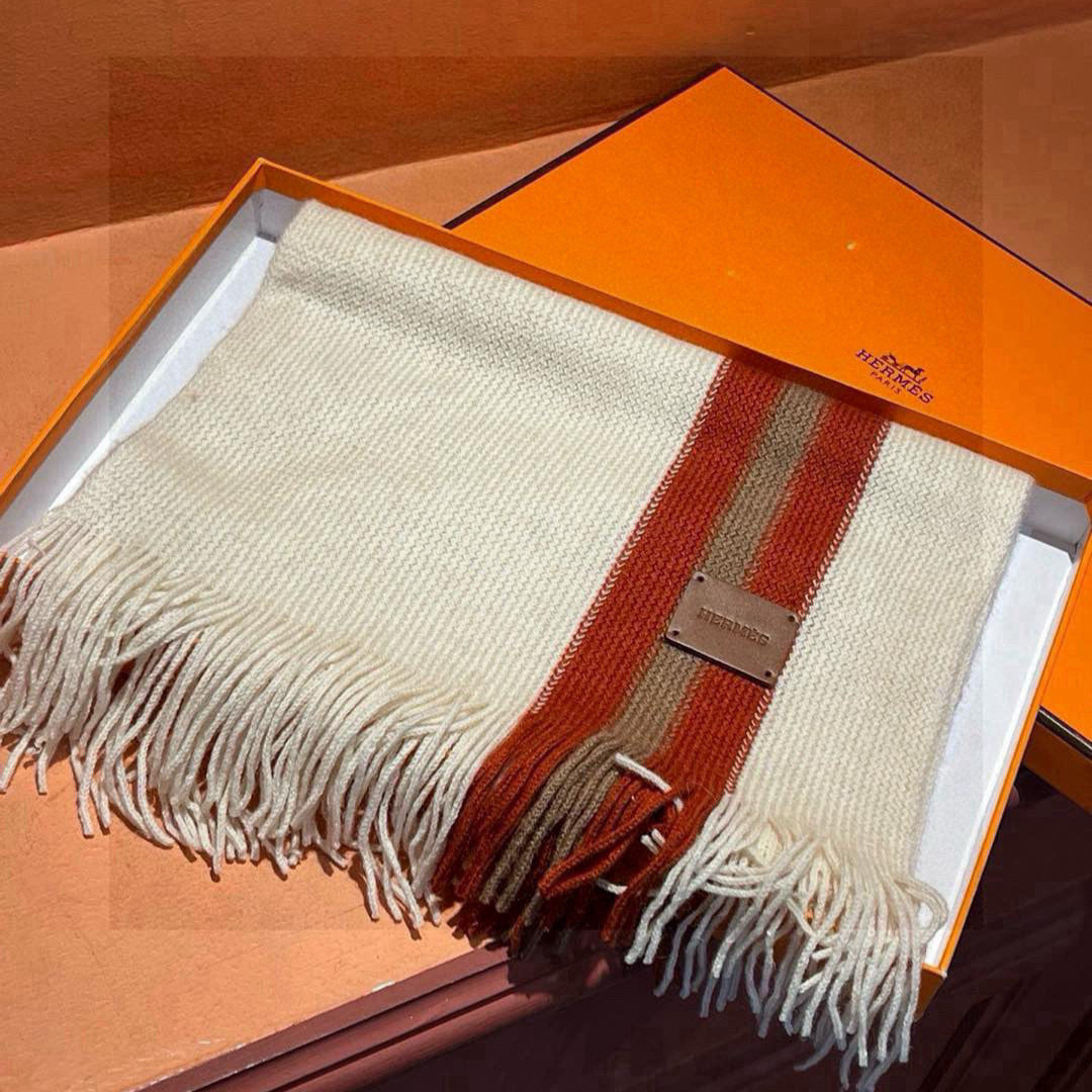 GUCCI 25S SCARF 180 IN CASHMERE 711250