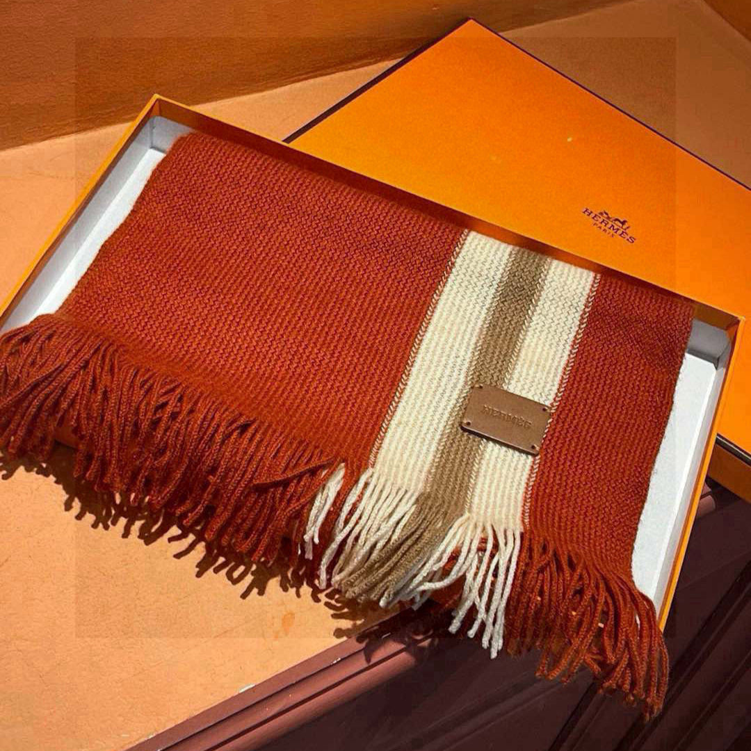 GUCCI 25S SCARF 180 IN CASHMERE 711251